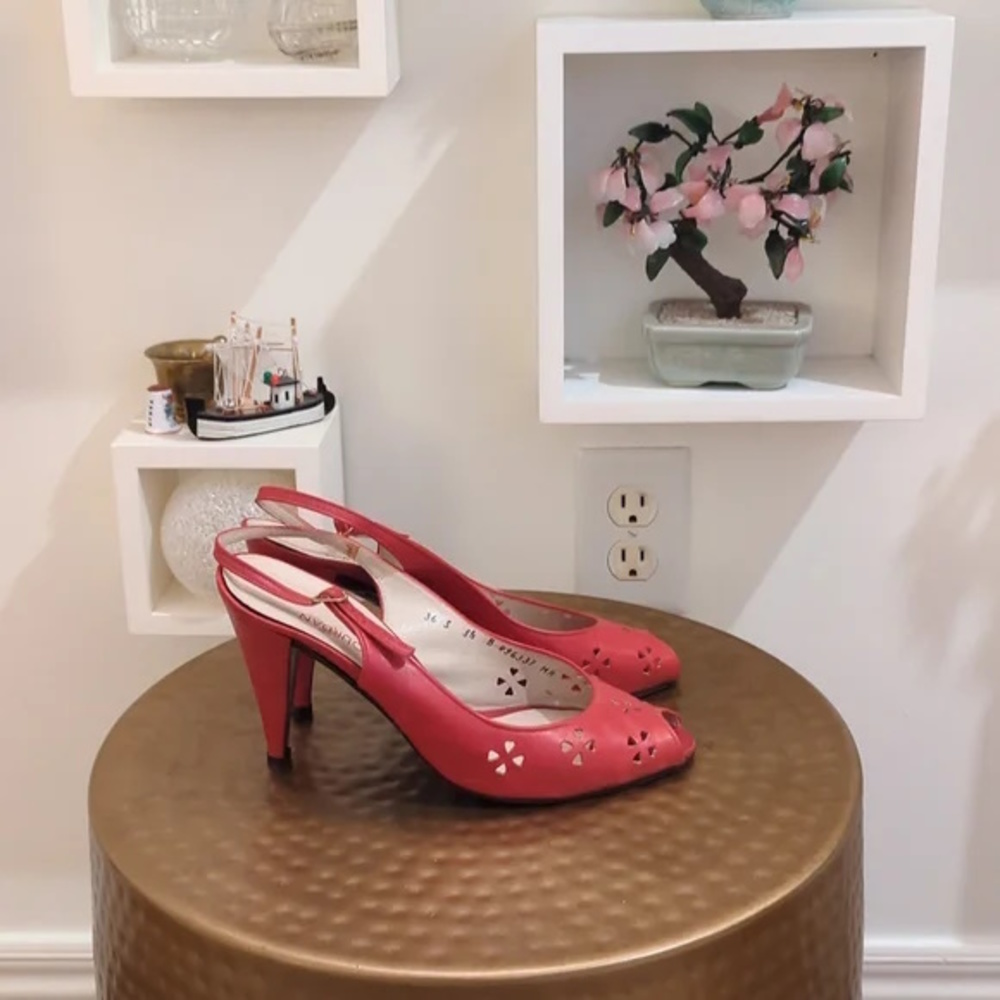 Red Heels - Picture 2 of 8